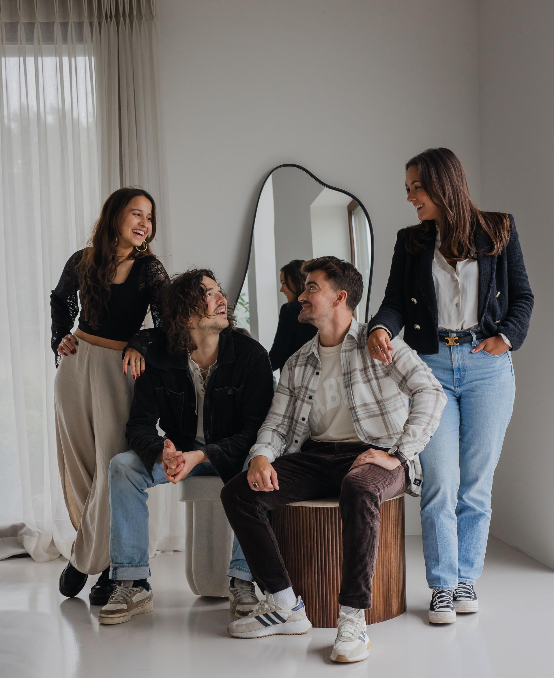 Het team van SocialFind aan het werk